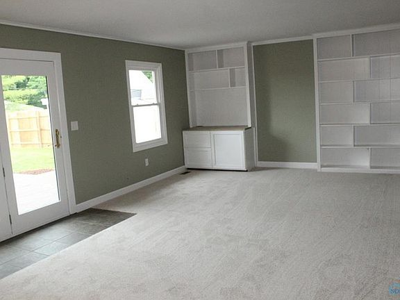 5th image of 807 Lois Clarke Ln