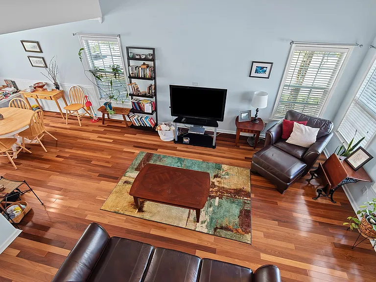 1402 Fairmont St — Photo 5