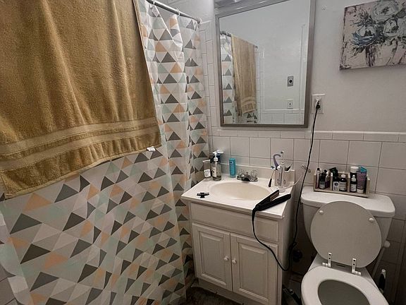 4th image of 232 E 82nd St #2B