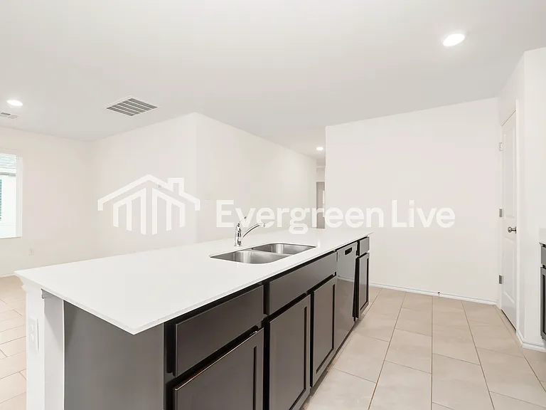 10924 SW 22nd St — Photo 5
