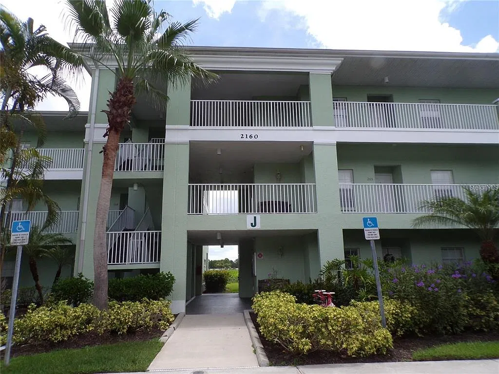 2 bed, 2.0 bath, 996 sqft, $1,500 — Photo 1