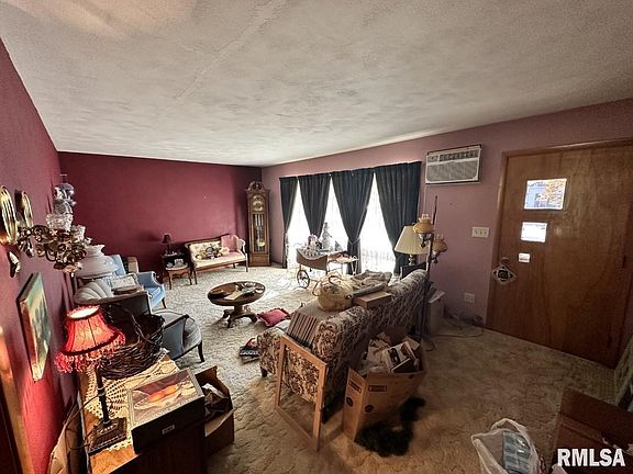 3rd image of 1124 Main St