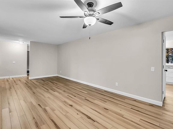 4th image of 12080 Kingshead Dr