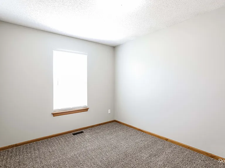 204 S Darrowby Dr — Photo 10
