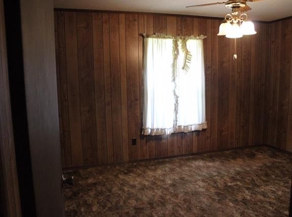 5th image of 438 Greenwood Ln SE