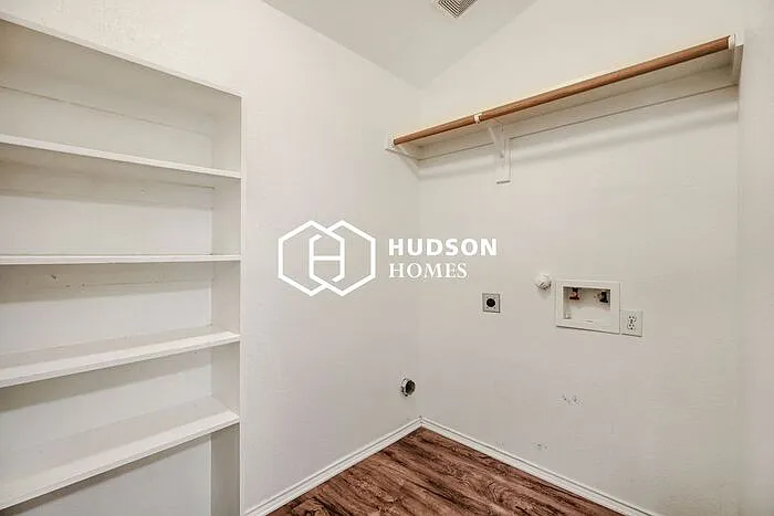 7406 Lake Front Trl — Photo 24