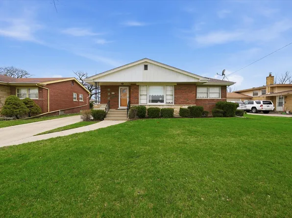 834 N Maple Dr, Chicago Heights, IL 60411