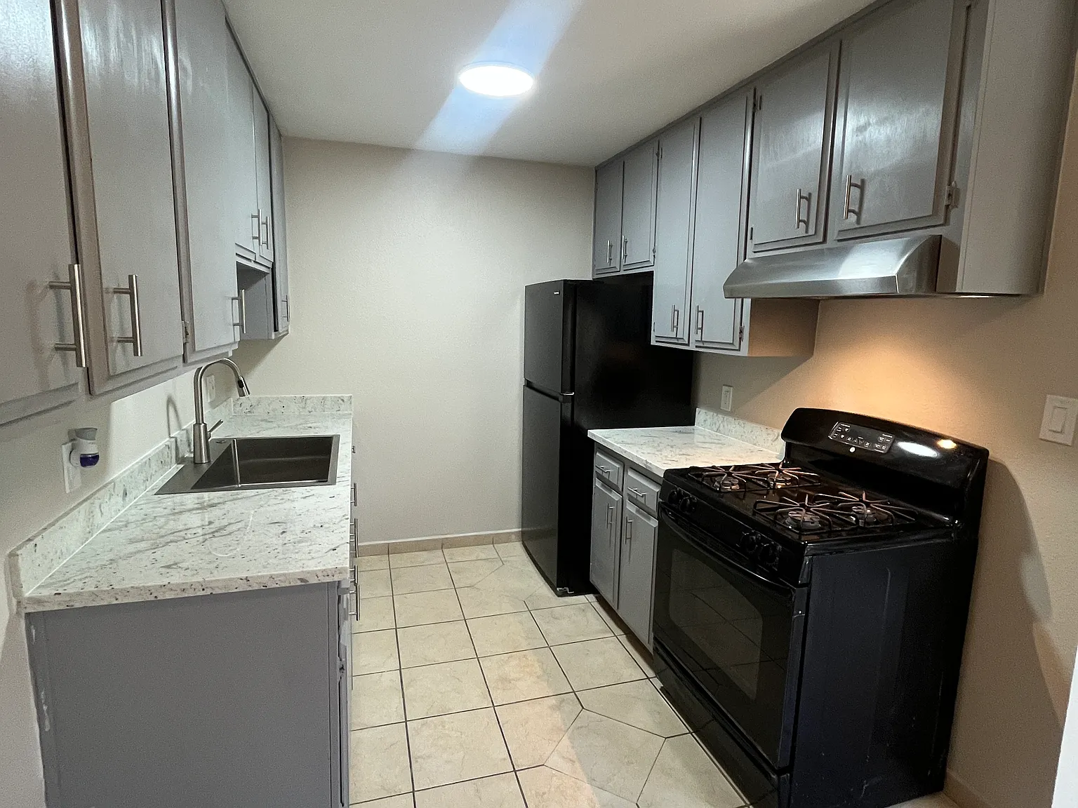 2 bed, 800 sqft, $1,550 — Photo 4