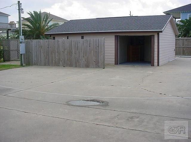 1st image of 943 Palmetto Dr