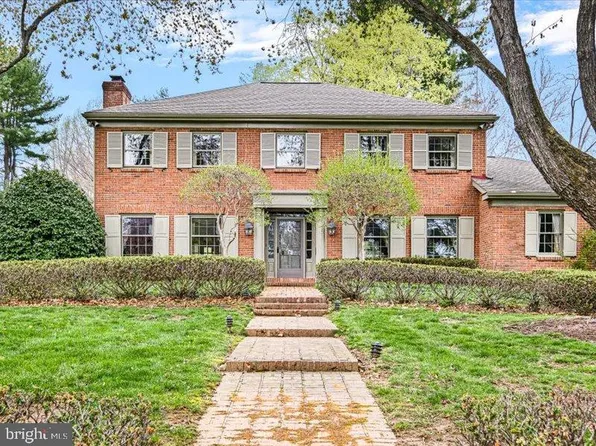 4001 Lakeview Dr, Wilmington, DE 19807