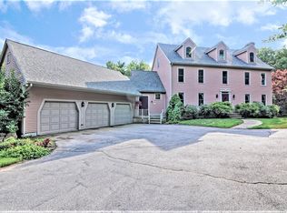 118 Chestnut St, Upton, MA 01568