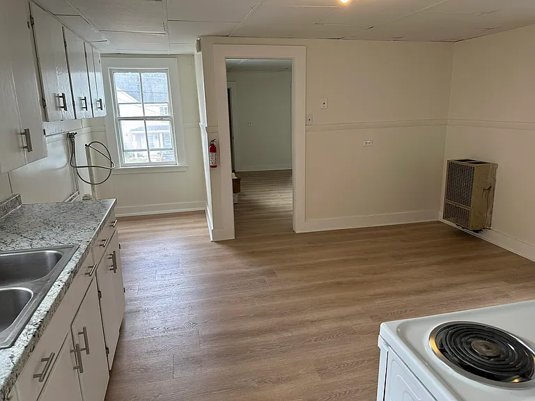 28 Chestnut St — Photo 8