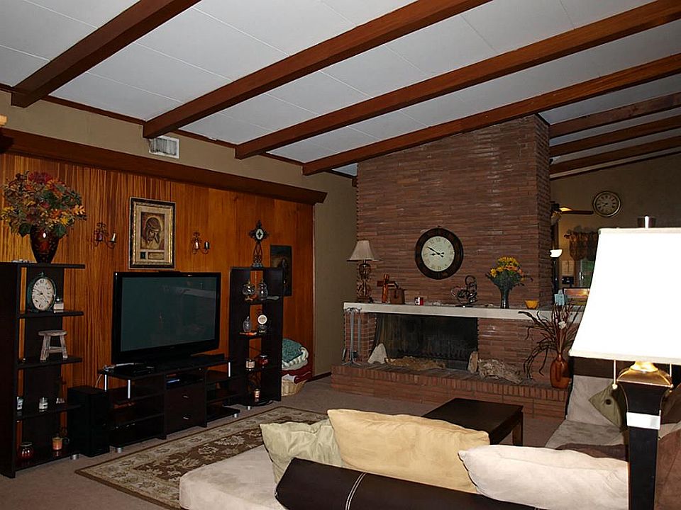 1st image of 611 Heron Ln