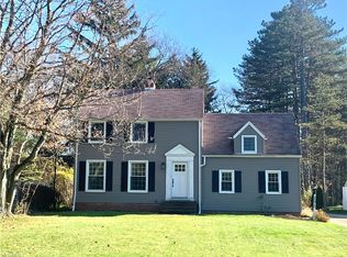 9275 Highland Dr, Brecksville, OH 44141
