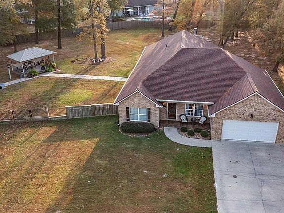 4th image of 203 Lariat Ln