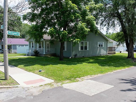 3rd image of 900 E 10th St