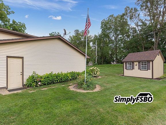 3rd image of 2238 Oakwood Ct