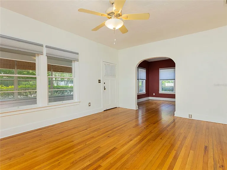 501 NE 8th Ave — Photo 5