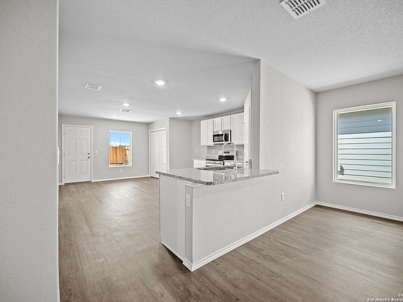 5th image of 3616 Strawberry Grove