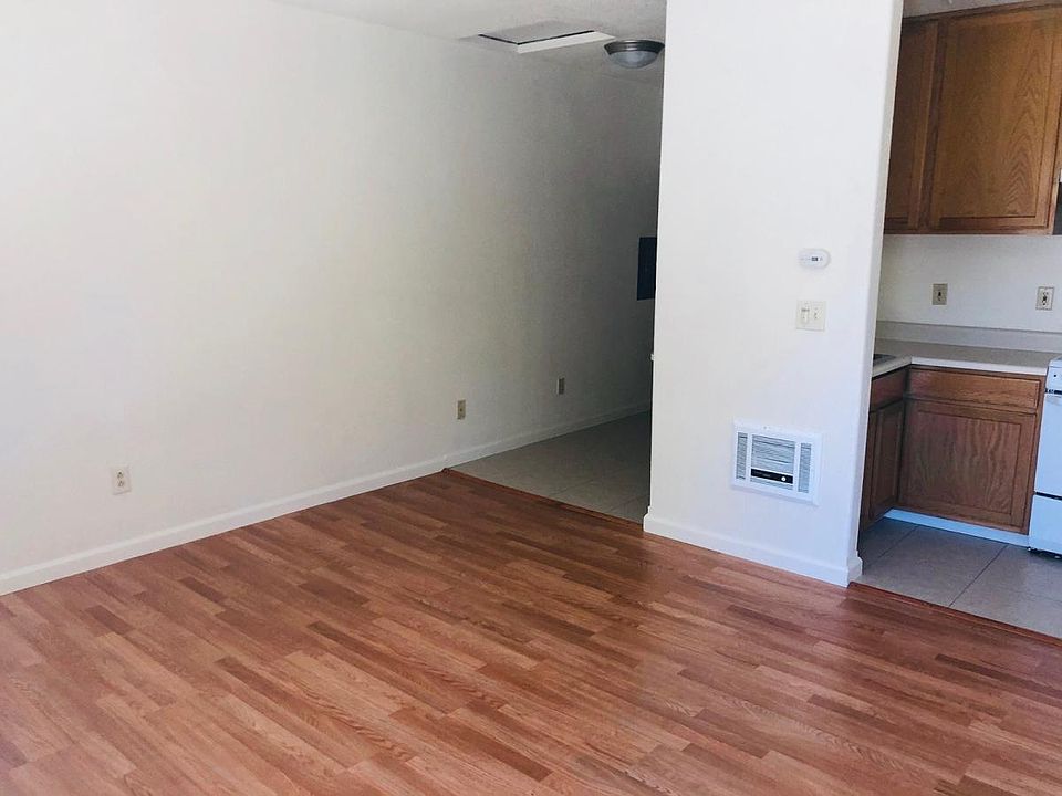 2nd image of 435 S 6th St #13