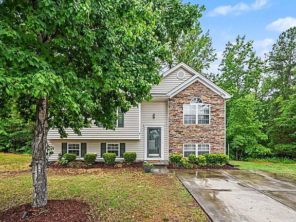 2nd image of 5 Flatford Ct