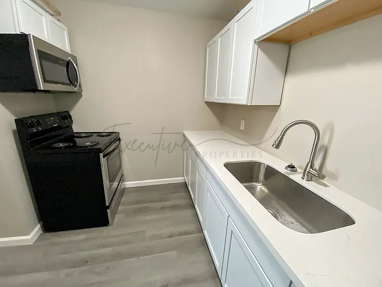 909 Wilder St — Photo 6