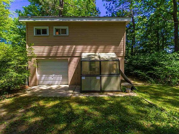 4th image of 861 Indian Trail Blvd