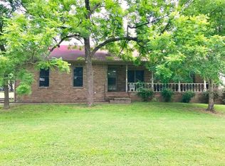 200 E South St, Cave City, AR 72521