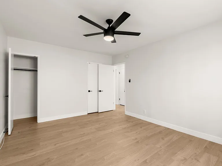 (El/Eu/Yo:B) 325 S. Rexford Drive — Photo 5