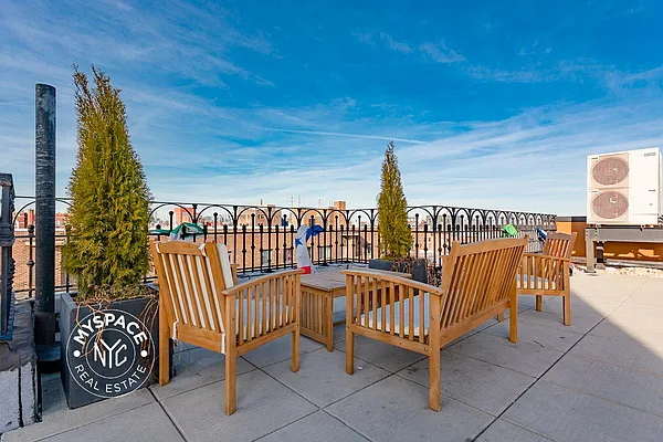 Rented by MySpaceNYC | media 1