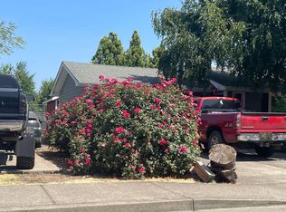 4334 5th St, Hubbard, OR 97032