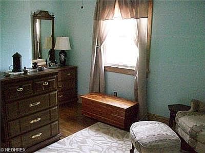 3rd image of 2105 Olive Ave