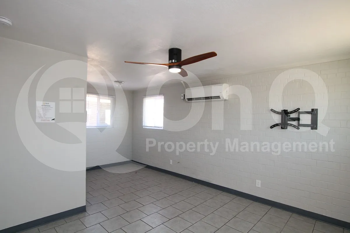 1 bed, 1.0 bath, 500 sqft, $949 — Photo 3