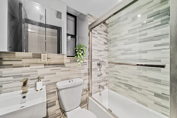 Rented by Vector New York, LLC | media 20