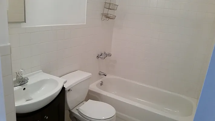 Rented by New York Realty Minimax Inc | media 18