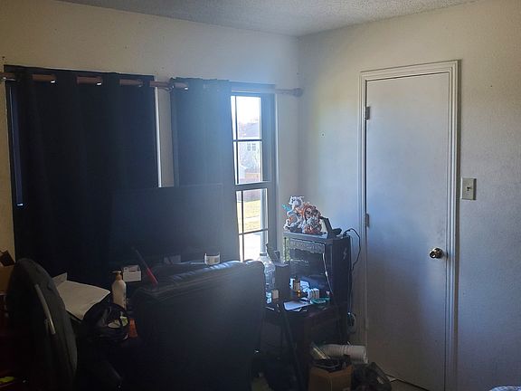 5th image of 1324 Castleford Ln