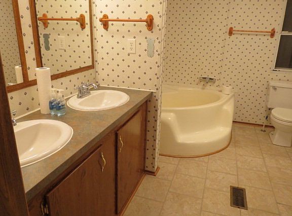 5th image of 337 Mallalieu Dr SE