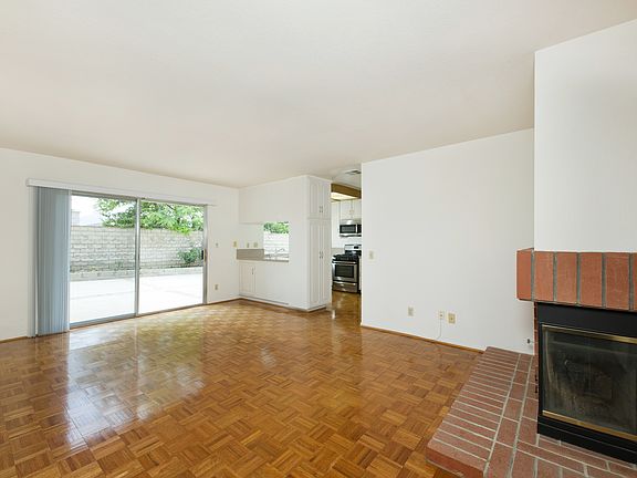 3rd image of 6168 Palomar Cir