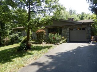 2738 Cemetery St, Slatington, PA 18080