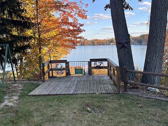 2nd image of 6399 Lakeshore Dr