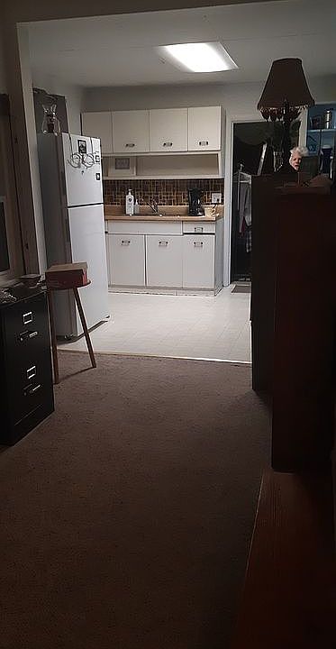 Entry room to kitchen