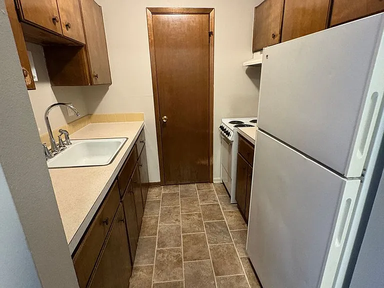 1 bed, 1 bath - $695/month — Photo 12