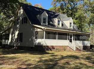 153 Kelly Dr, Beaufort, NC 28516