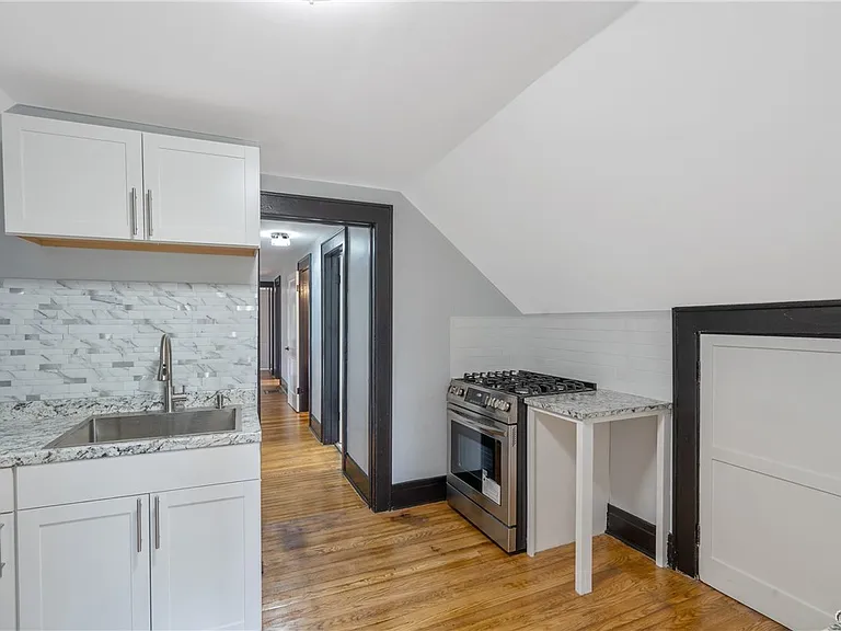 944 Bellevue Ave — Photo 11