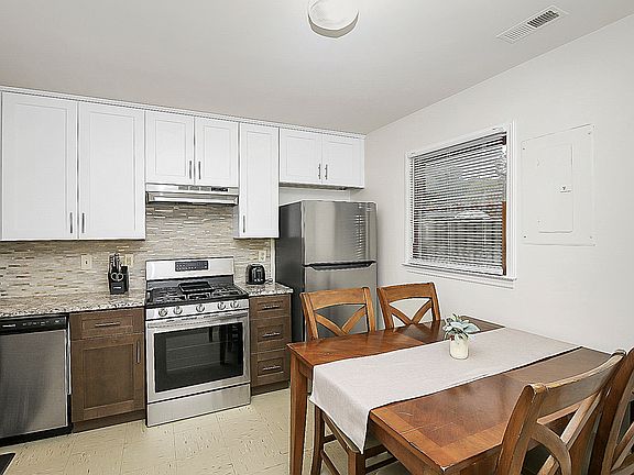 3rd image of 101 Jones St #10