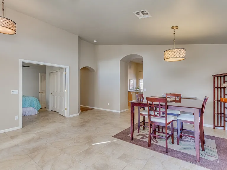 718 W Douglas Ave — Photo 6