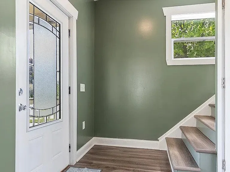 408 Van Raalte Ave — Photo 8