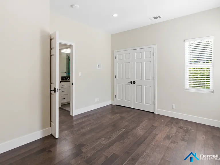 5744 1/2 Allott Ave — Photo 13