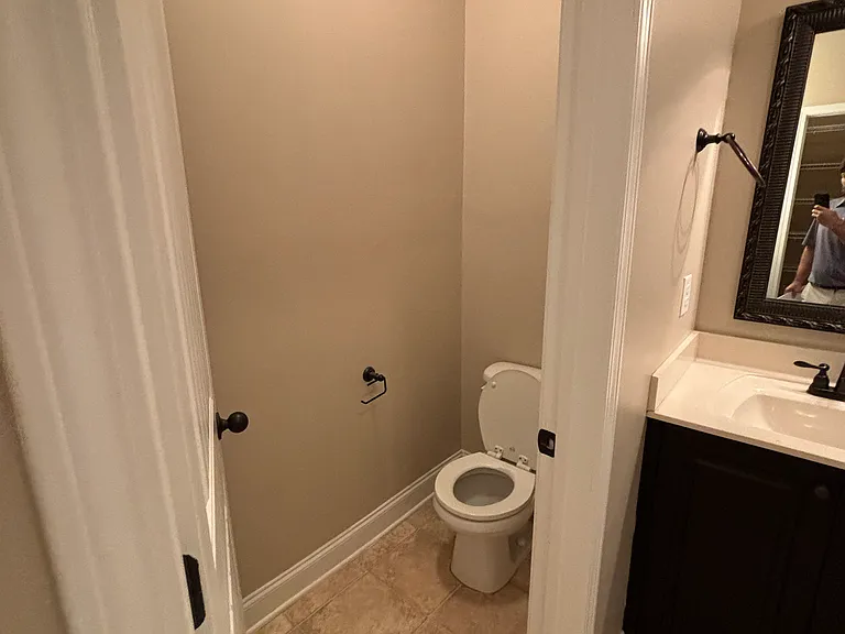 1201 Derby Ln — Photo 11