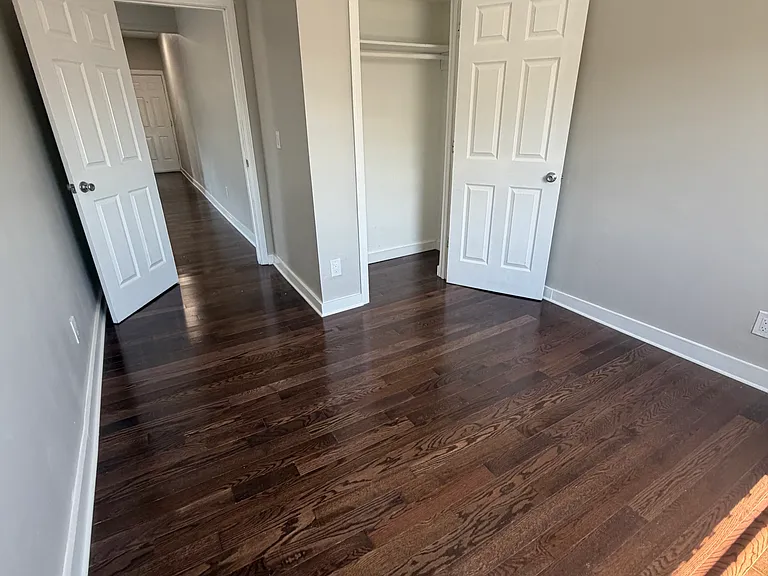 9 Bentley Ave #15D — Photo 8